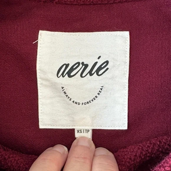 Aerie women’s oversized maroon sweatshirt - Picture 3 of 5